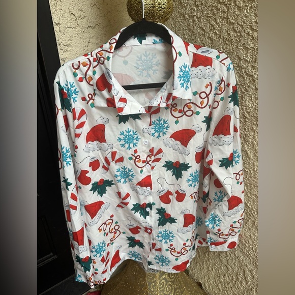 Tops - Festive Holiday Print Button-Up Shirt